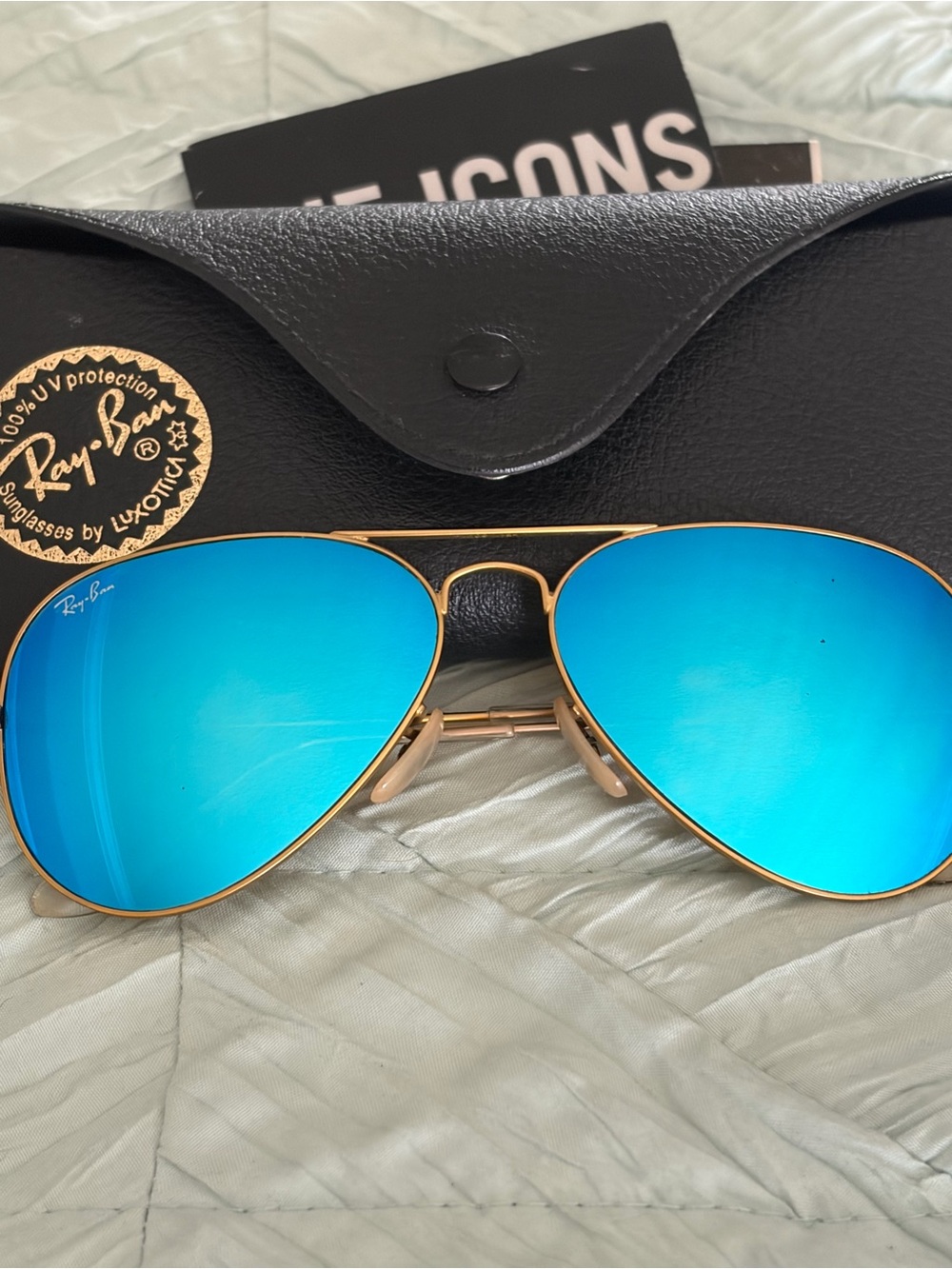 Ray-Ban Gold Aviator Blue Flash Lenses